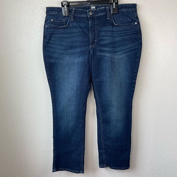 Lee Riders Midrise Straight Leg Jeans Size 18 Petite EUC - Picture 1 of 6